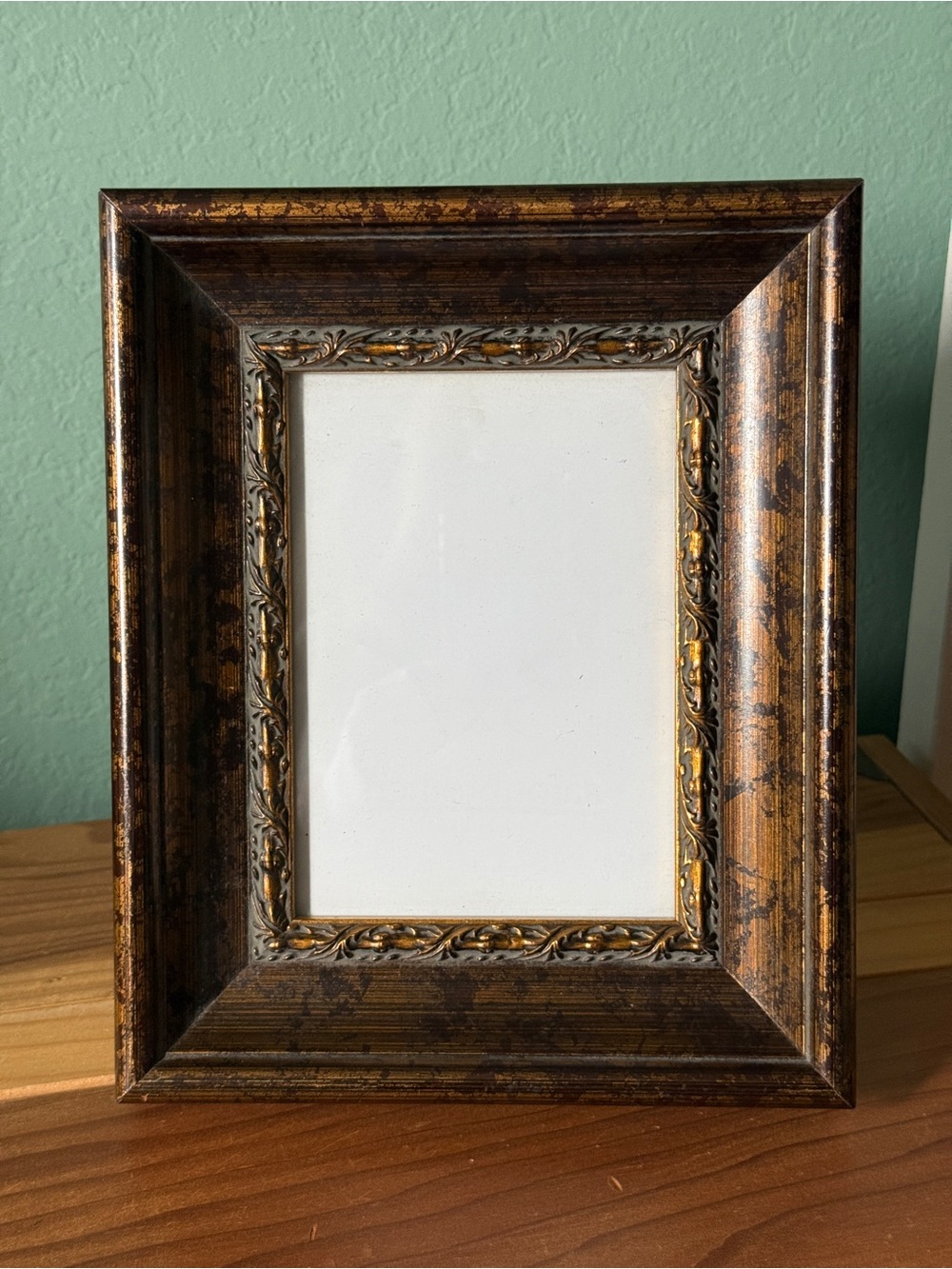 Vintage Muted Antique Gold Wood Glass Picture Frame 4.5x6.5 Wall Tabletop